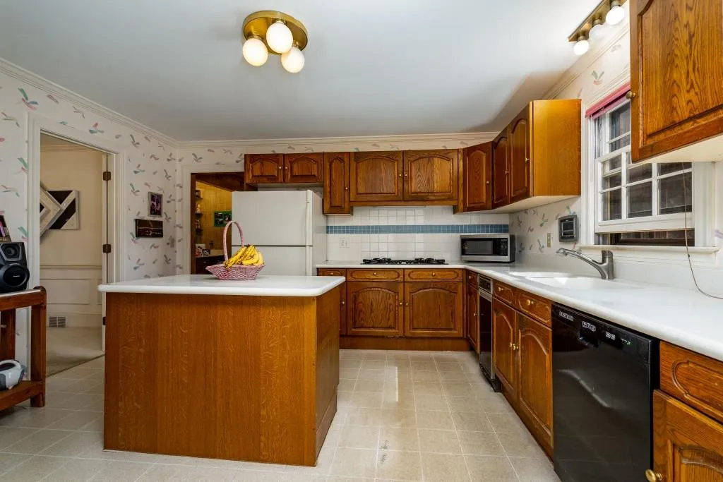 5035 Willow Bluff Drive, Sandy Springs, Georgia 30350, 4 Bedrooms Bedrooms, ,3 BathroomsBathrooms,Residential,Sold,5035 Willow Bluff Drive,6851638 5035 Willow Bluff Drive, Sandy Springs, Georgia 30350, 4 Bedrooms Bedrooms, ,3 BathroomsBathrooms,Residential,Sold,5035 Willow Bluff Drive,6851638