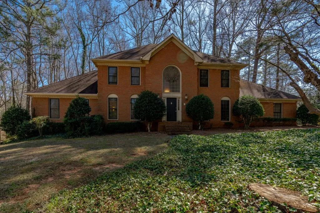 5035 Willow Bluff Drive, Sandy Springs, Georgia 30350, 4 Bedrooms Bedrooms, ,3 BathroomsBathrooms,Residential,Sold,5035 Willow Bluff Drive,6851638 5035 Willow Bluff Drive, Sandy Springs, Georgia 30350, 4 Bedrooms Bedrooms, ,3 BathroomsBathrooms,Residential,Sold,5035 Willow Bluff Drive,6851638