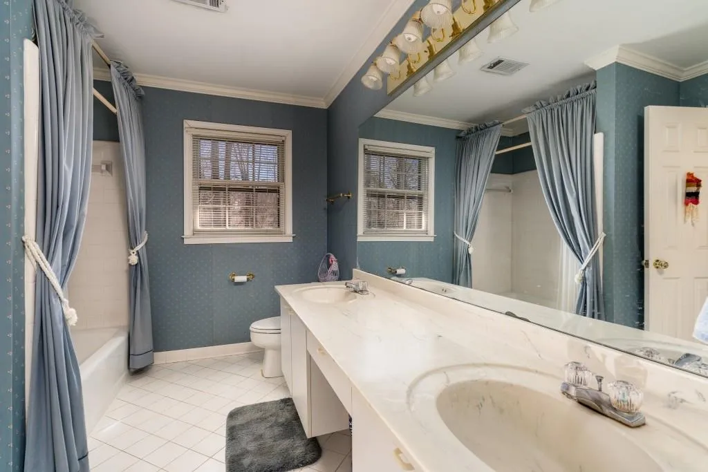 5035 Willow Bluff Drive, Sandy Springs, Georgia 30350, 4 Bedrooms Bedrooms, ,3 BathroomsBathrooms,Residential,Sold,5035 Willow Bluff Drive,6851638 5035 Willow Bluff Drive, Sandy Springs, Georgia 30350, 4 Bedrooms Bedrooms, ,3 BathroomsBathrooms,Residential,Sold,5035 Willow Bluff Drive,6851638