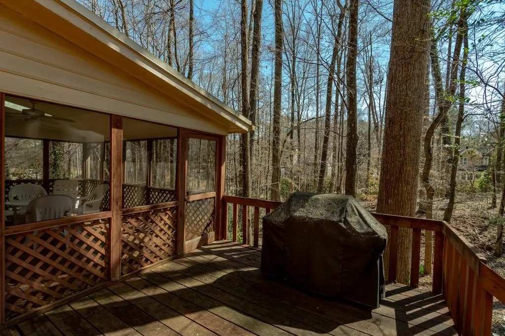 5035 Willow Bluff Drive, Sandy Springs, Georgia 30350, 4 Bedrooms Bedrooms, ,3 BathroomsBathrooms,Residential,Sold,5035 Willow Bluff Drive,6851638 5035 Willow Bluff Drive, Sandy Springs, Georgia 30350, 4 Bedrooms Bedrooms, ,3 BathroomsBathrooms,Residential,Sold,5035 Willow Bluff Drive,6851638