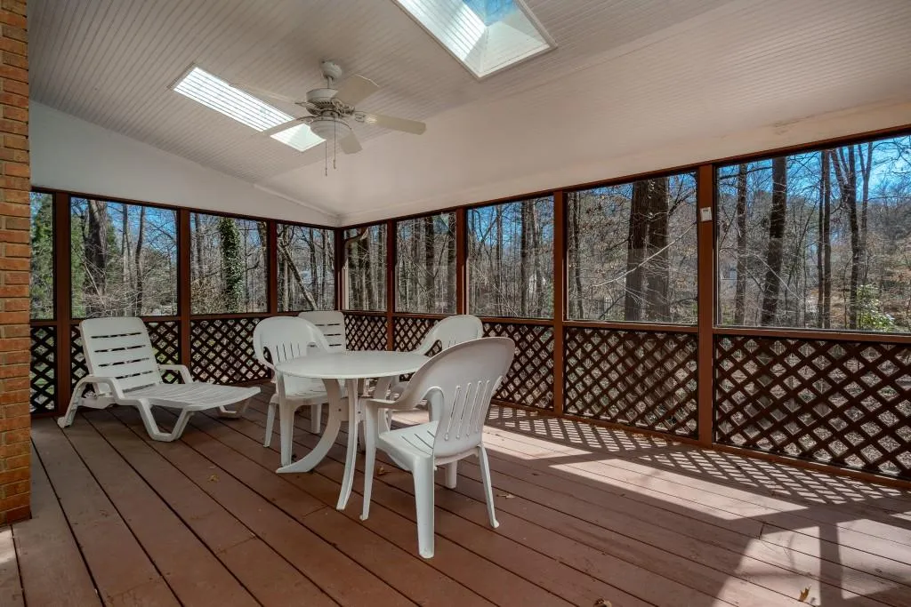 5035 Willow Bluff Drive, Sandy Springs, Georgia 30350, 4 Bedrooms Bedrooms, ,3 BathroomsBathrooms,Residential,Sold,5035 Willow Bluff Drive,6851638 5035 Willow Bluff Drive, Sandy Springs, Georgia 30350, 4 Bedrooms Bedrooms, ,3 BathroomsBathrooms,Residential,Sold,5035 Willow Bluff Drive,6851638