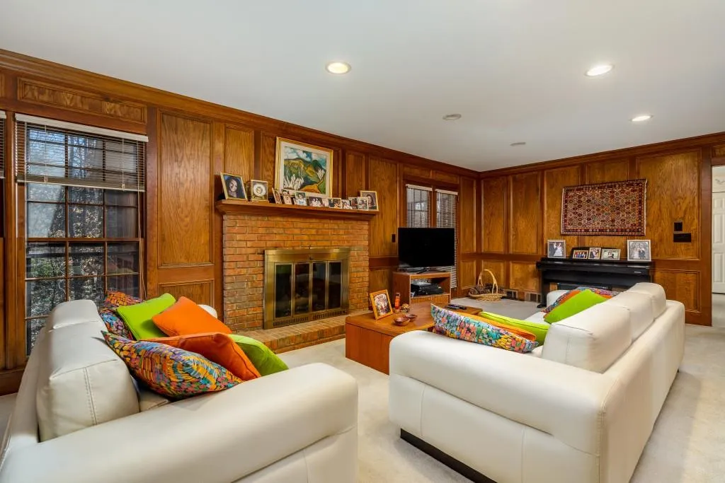 5035 Willow Bluff Drive, Sandy Springs, Georgia 30350, 4 Bedrooms Bedrooms, ,3 BathroomsBathrooms,Residential,Sold,5035 Willow Bluff Drive,6851638 5035 Willow Bluff Drive, Sandy Springs, Georgia 30350, 4 Bedrooms Bedrooms, ,3 BathroomsBathrooms,Residential,Sold,5035 Willow Bluff Drive,6851638