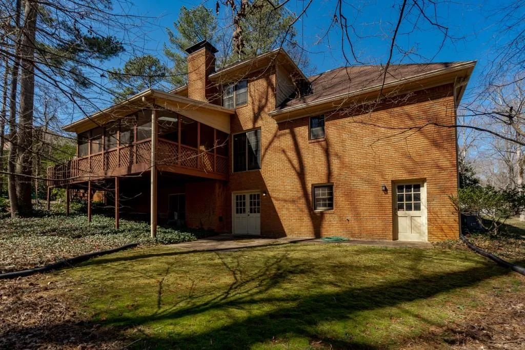 5035 Willow Bluff Drive, Sandy Springs, Georgia 30350, 4 Bedrooms Bedrooms, ,3 BathroomsBathrooms,Residential,Sold,5035 Willow Bluff Drive,6851638 5035 Willow Bluff Drive, Sandy Springs, Georgia 30350, 4 Bedrooms Bedrooms, ,3 BathroomsBathrooms,Residential,Sold,5035 Willow Bluff Drive,6851638