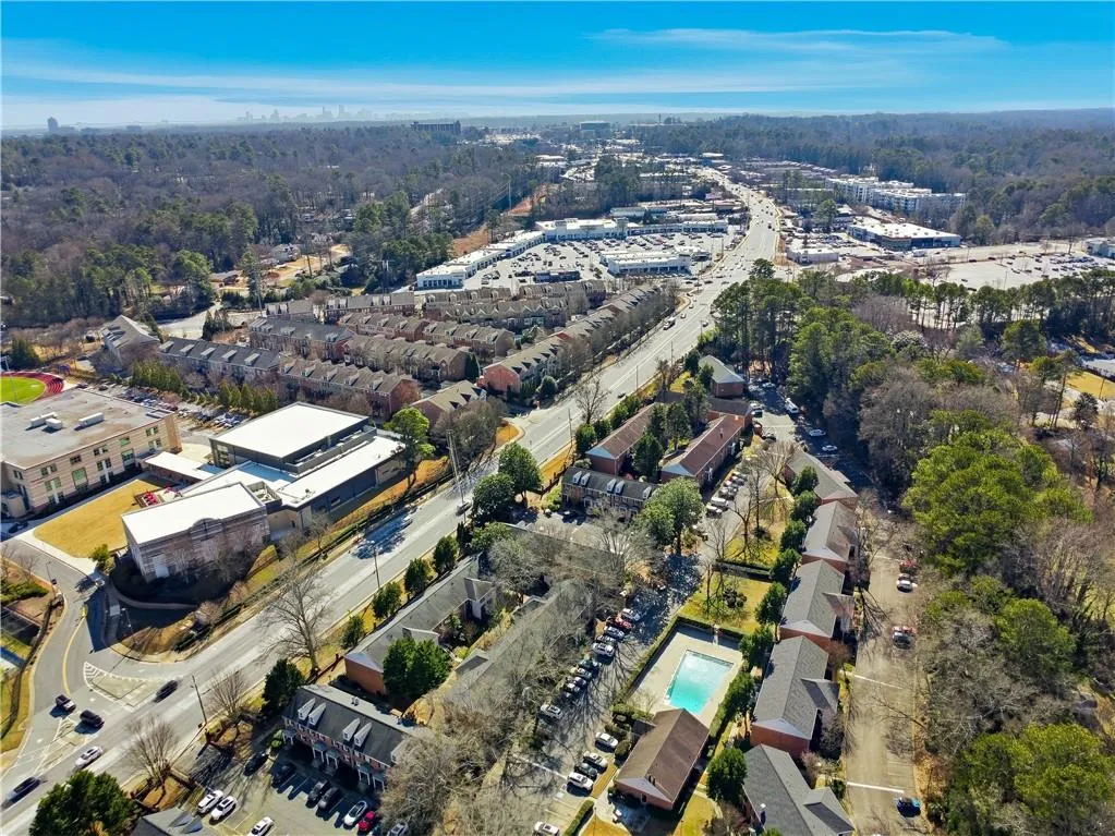 6700 Roswell Road Unit 28g, Atlanta, Georgia 30328, 2 Bedrooms Bedrooms, ,2 BathroomsBathrooms,Residential,For Sale,6700 Roswell Road Unit 28g,7714372