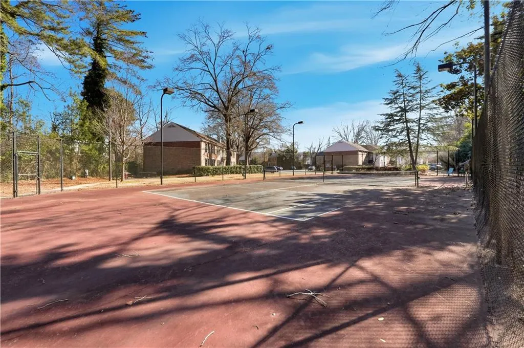 6700 Roswell Road Unit 28g, Atlanta, Georgia 30328, 2 Bedrooms Bedrooms, ,2 BathroomsBathrooms,Residential,For Sale,6700 Roswell Road Unit 28g,7714372