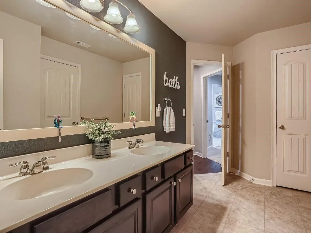 7805 Stratford Lane, Sandy Springs, Georgia 30350, 6 Bedrooms Bedrooms, ,4 BathroomsBathrooms,Residential,Sold,7805 Stratford Lane,7130796