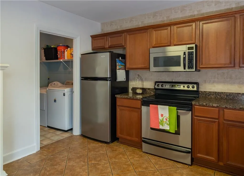 123 Mount Vernon Circle, Atlanta, Georgia 30338, 2 Bedrooms Bedrooms, ,2 BathroomsBathrooms,Residential,Sold,123 Mount Vernon Circle,6550181