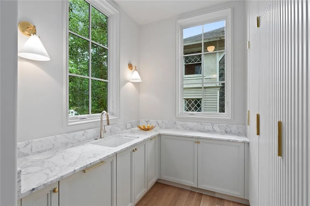 27 Maddox Drive Ne, Atlanta, Georgia 30309, 5 Bedrooms Bedrooms, ,6 BathroomsBathrooms,Residential,For Sale,27 Maddox Drive Ne,7578095