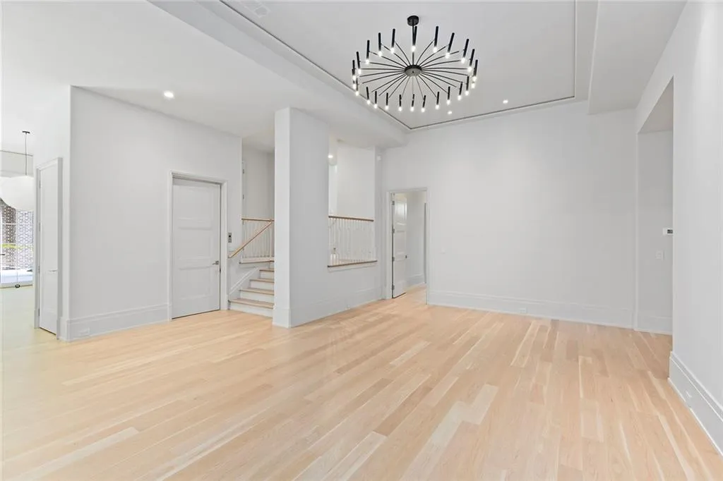 27 Maddox Drive Ne, Atlanta, Georgia 30309, 5 Bedrooms Bedrooms, ,6 BathroomsBathrooms,Residential,For Sale,27 Maddox Drive Ne,7578095