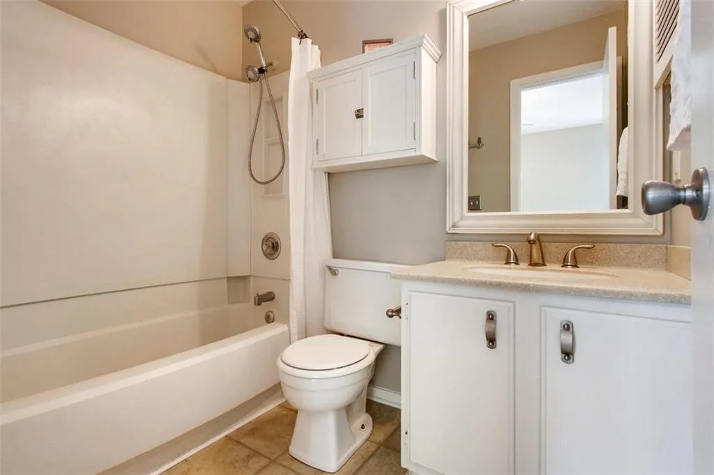 2610 Queen Anne Court, Sandy Springs, Georgia 30350, 2 Bedrooms Bedrooms, ,2 BathroomsBathrooms,Residential,Sold,2610 Queen Anne Court,6544106