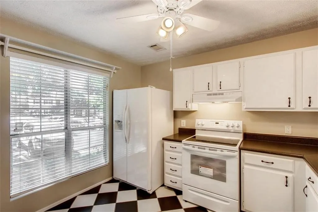 2610 Queen Anne Court, Sandy Springs, Georgia 30350, 2 Bedrooms Bedrooms, ,2 BathroomsBathrooms,Residential,Sold,2610 Queen Anne Court,6544106