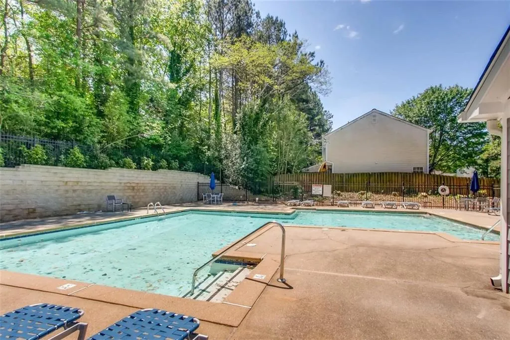 2610 Queen Anne Court, Sandy Springs, Georgia 30350, 2 Bedrooms Bedrooms, ,2 BathroomsBathrooms,Residential,Sold,2610 Queen Anne Court,6544106