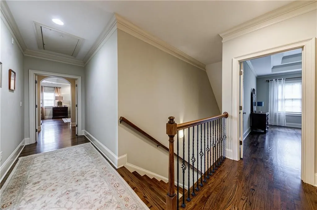 510 Park Gate Court, Atlanta, Georgia 30342, 5 Bedrooms Bedrooms, ,5 BathroomsBathrooms,Residential,Sold,510 Park Gate Court,6913431