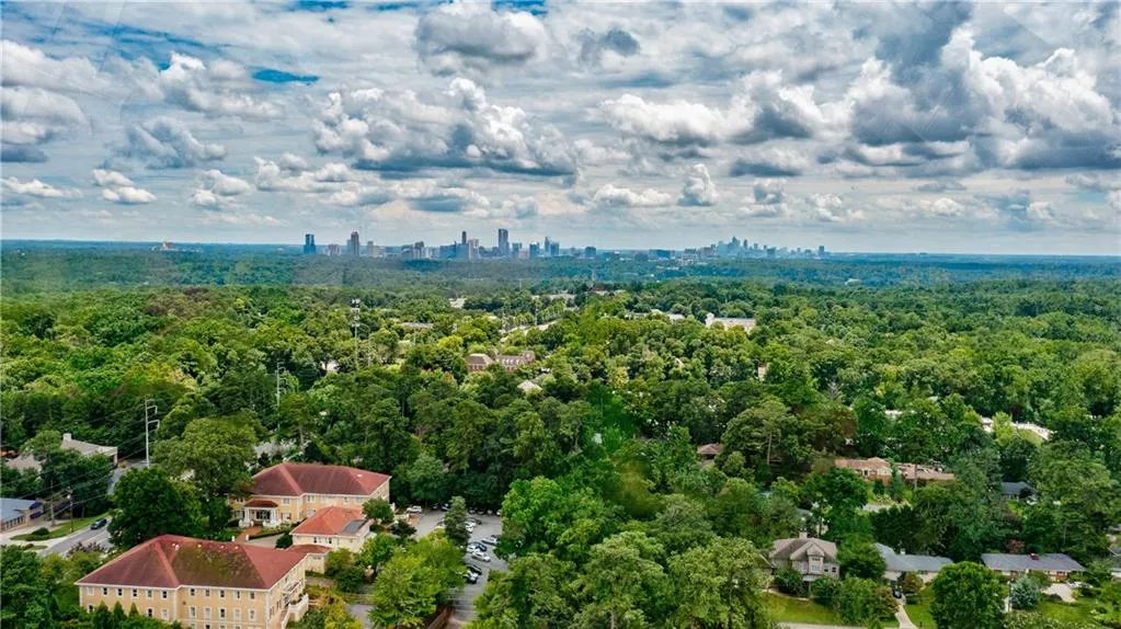 510 Park Gate Court, Atlanta, Georgia 30342, 5 Bedrooms Bedrooms, ,5 BathroomsBathrooms,Residential,Sold,510 Park Gate Court,6913431