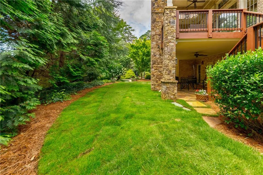 510 Park Gate Court, Atlanta, Georgia 30342, 5 Bedrooms Bedrooms, ,5 BathroomsBathrooms,Residential,Sold,510 Park Gate Court,6913431