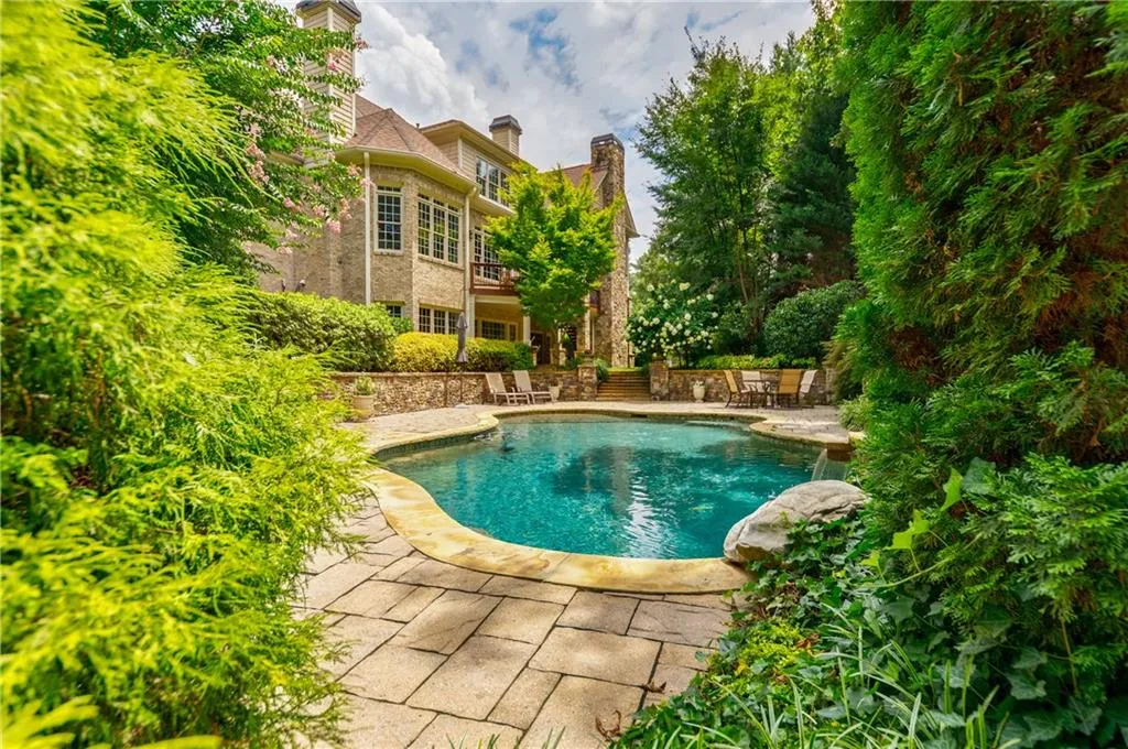 510 Park Gate Court, Atlanta, Georgia 30342, 5 Bedrooms Bedrooms, ,5 BathroomsBathrooms,Residential,Sold,510 Park Gate Court,6913431