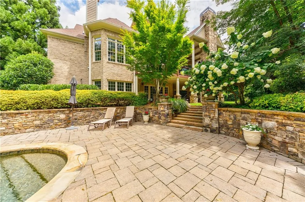 510 Park Gate Court, Atlanta, Georgia 30342, 5 Bedrooms Bedrooms, ,5 BathroomsBathrooms,Residential,Sold,510 Park Gate Court,6913431