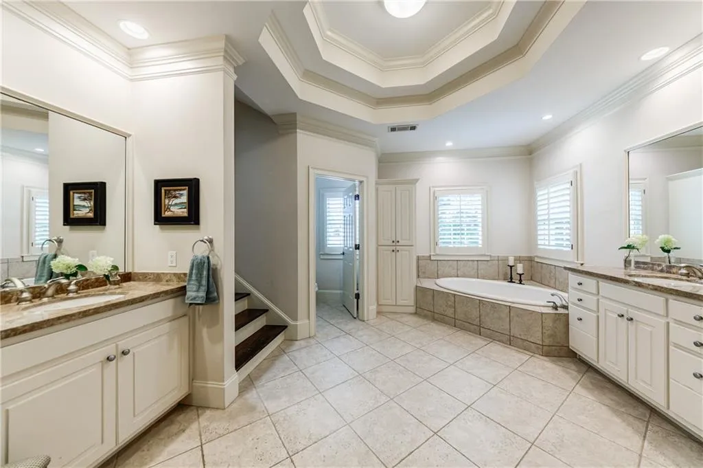 510 Park Gate Court, Atlanta, Georgia 30342, 5 Bedrooms Bedrooms, ,5 BathroomsBathrooms,Residential,Sold,510 Park Gate Court,6913431