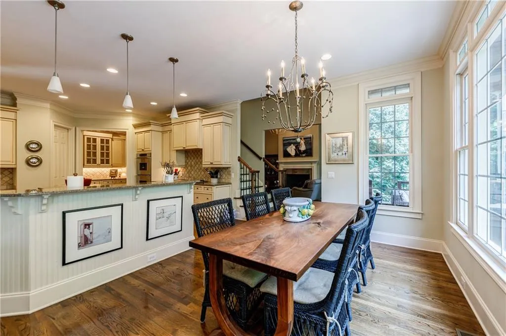 510 Park Gate Court, Atlanta, Georgia 30342, 5 Bedrooms Bedrooms, ,5 BathroomsBathrooms,Residential,Sold,510 Park Gate Court,6913431