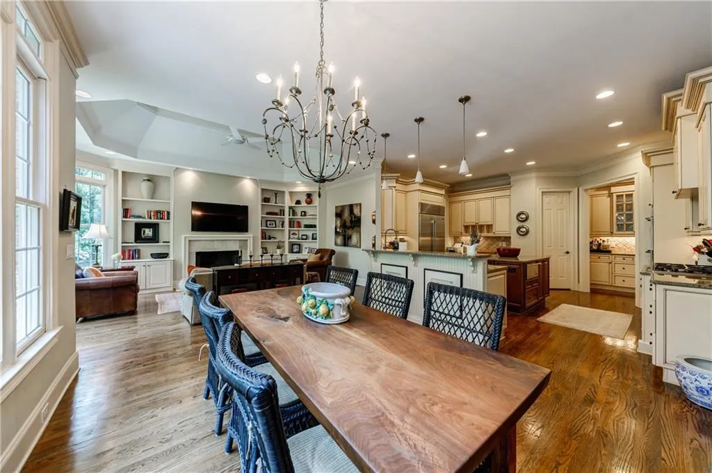 510 Park Gate Court, Atlanta, Georgia 30342, 5 Bedrooms Bedrooms, ,5 BathroomsBathrooms,Residential,Sold,510 Park Gate Court,6913431
