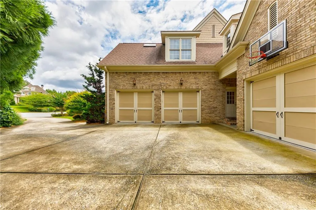 510 Park Gate Court, Atlanta, Georgia 30342, 5 Bedrooms Bedrooms, ,5 BathroomsBathrooms,Residential,Sold,510 Park Gate Court,6913431