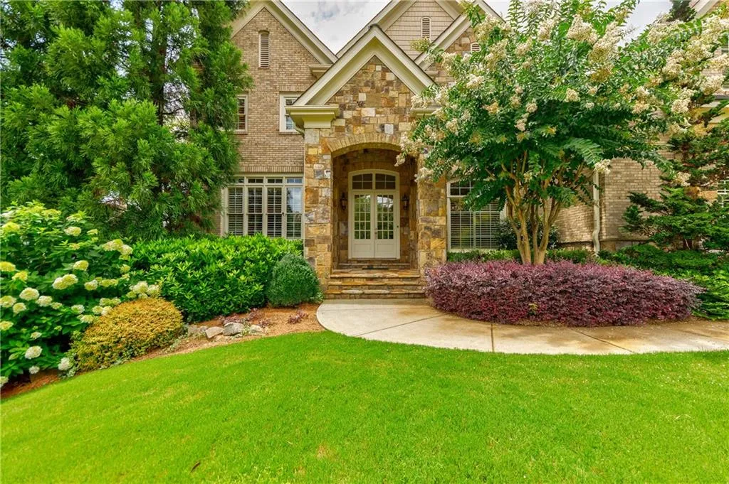 510 Park Gate Court, Atlanta, Georgia 30342, 5 Bedrooms Bedrooms, ,5 BathroomsBathrooms,Residential,Sold,510 Park Gate Court,6913431