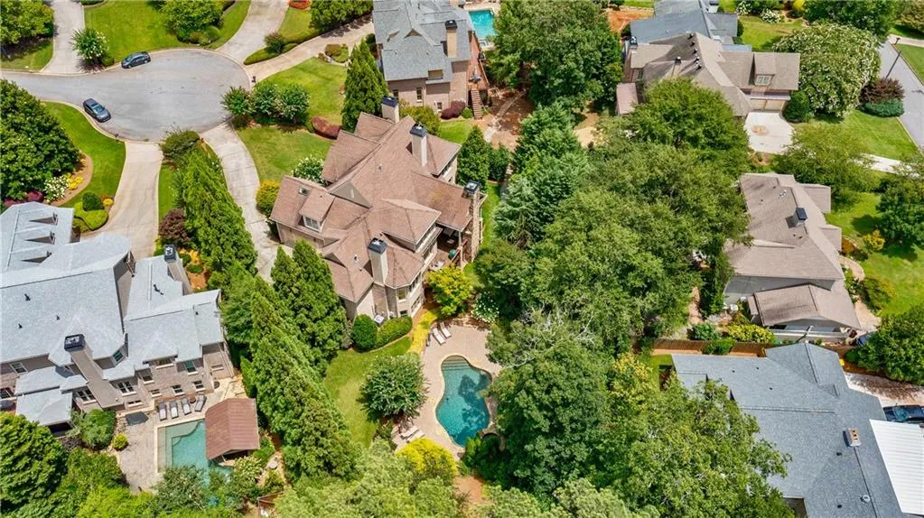 510 Park Gate Court, Atlanta, Georgia 30342, 5 Bedrooms Bedrooms, ,5 BathroomsBathrooms,Residential,Sold,510 Park Gate Court,6913431