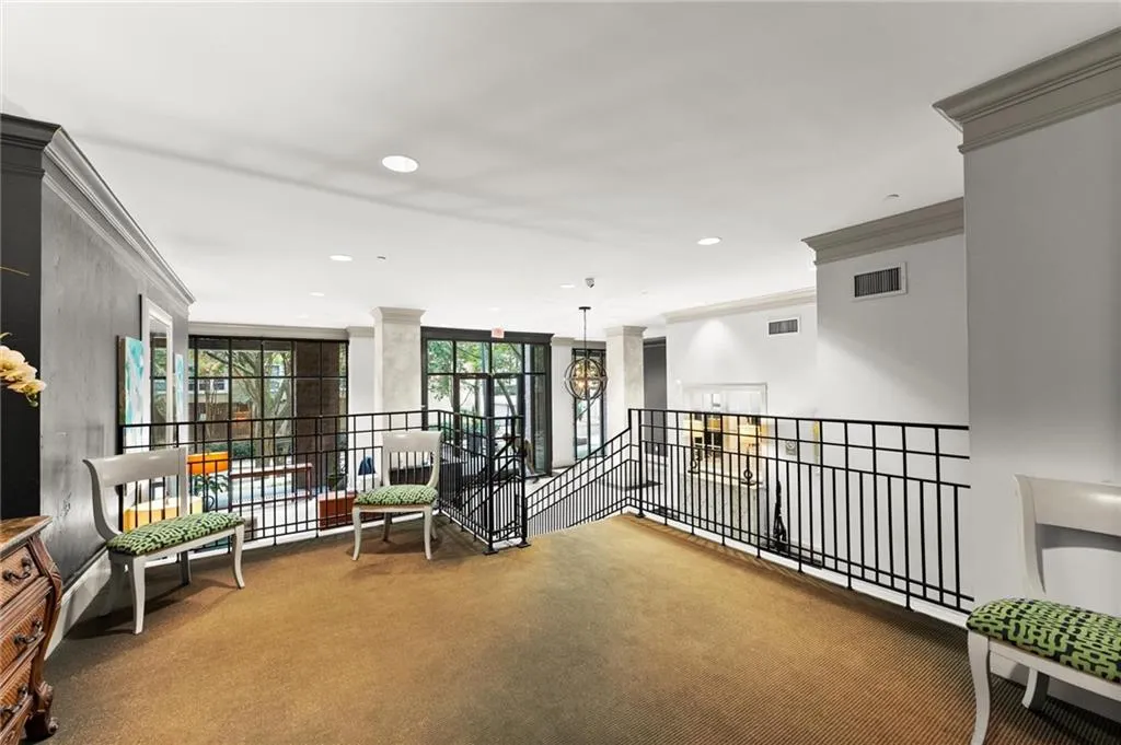 275 13th Street Ne Unit 502, Atlanta, Georgia 30309, 2 Bedrooms Bedrooms, ,1 BathroomBathrooms,Residential,For Sale,275 13th Street Ne Unit 502,7670181