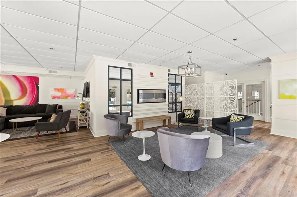 275 13th Street Ne Unit 502, Atlanta, Georgia 30309, 2 Bedrooms Bedrooms, ,1 BathroomBathrooms,Residential,For Sale,275 13th Street Ne Unit 502,7670181