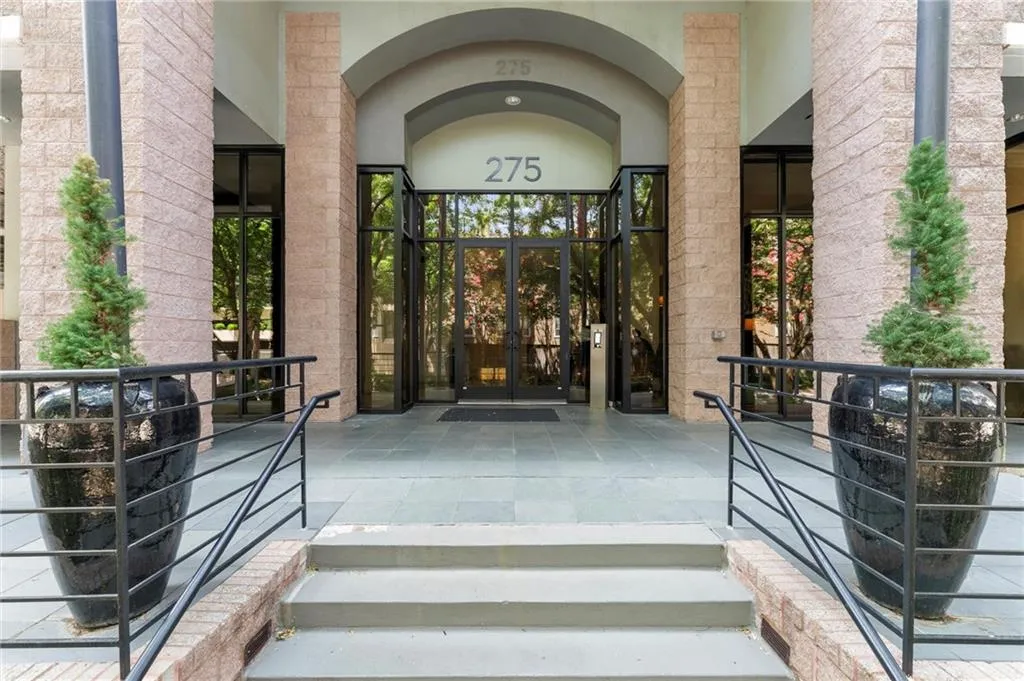 275 13th Street Ne Unit 502, Atlanta, Georgia 30309, 2 Bedrooms Bedrooms, ,1 BathroomBathrooms,Residential,For Sale,275 13th Street Ne Unit 502,7670181