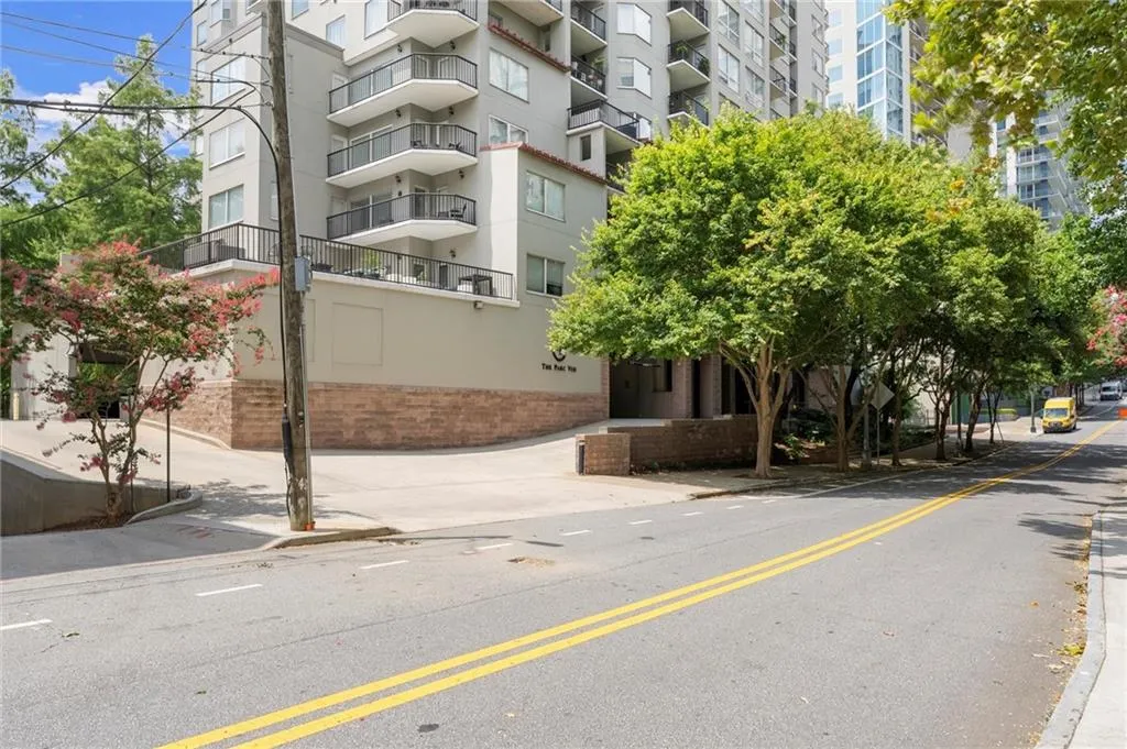 275 13th Street Ne Unit 502, Atlanta, Georgia 30309, 2 Bedrooms Bedrooms, ,1 BathroomBathrooms,Residential,For Sale,275 13th Street Ne Unit 502,7670181