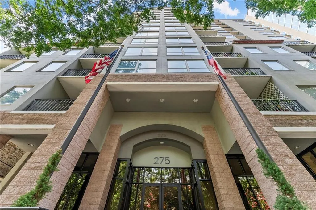 275 13th Street Ne Unit 502, Atlanta, Georgia 30309, 2 Bedrooms Bedrooms, ,1 BathroomBathrooms,Residential,For Sale,275 13th Street Ne Unit 502,7670181