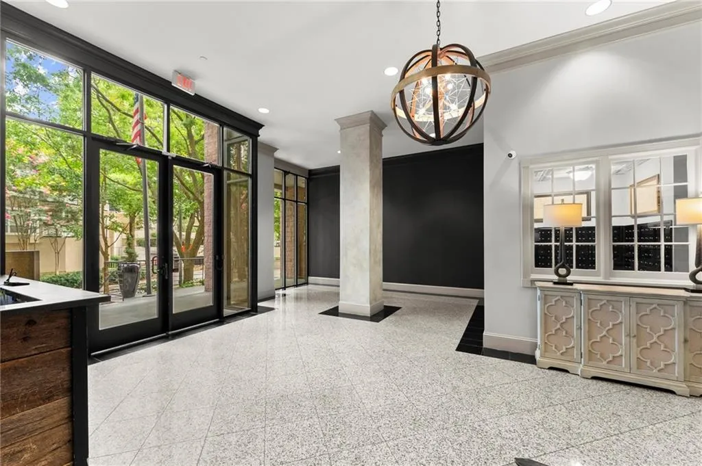 275 13th Street Ne Unit 502, Atlanta, Georgia 30309, 2 Bedrooms Bedrooms, ,1 BathroomBathrooms,Residential,For Sale,275 13th Street Ne Unit 502,7670181