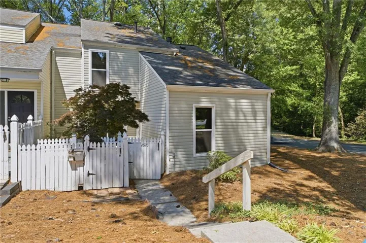 2620 Meadowlawn Drive Se, Marietta, Georgia 30067