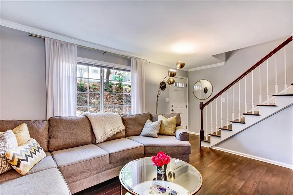 6940 Roswell Road Unit#20b, Sandy Springs, Georgia 30328, 2 Bedrooms Bedrooms, ,1 BathroomBathrooms,Residential,Sold,6940 Roswell Road Unit#20b,6590949