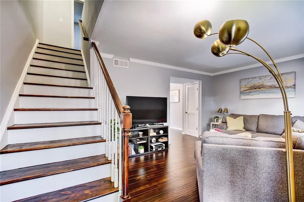 6940 Roswell Road Unit#20b, Sandy Springs, Georgia 30328, 2 Bedrooms Bedrooms, ,1 BathroomBathrooms,Residential,Sold,6940 Roswell Road Unit#20b,6590949