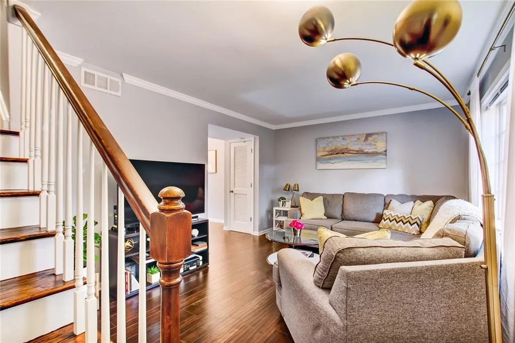 6940 Roswell Road Unit#20b, Sandy Springs, Georgia 30328, 2 Bedrooms Bedrooms, ,1 BathroomBathrooms,Residential,Sold,6940 Roswell Road Unit#20b,6590949
