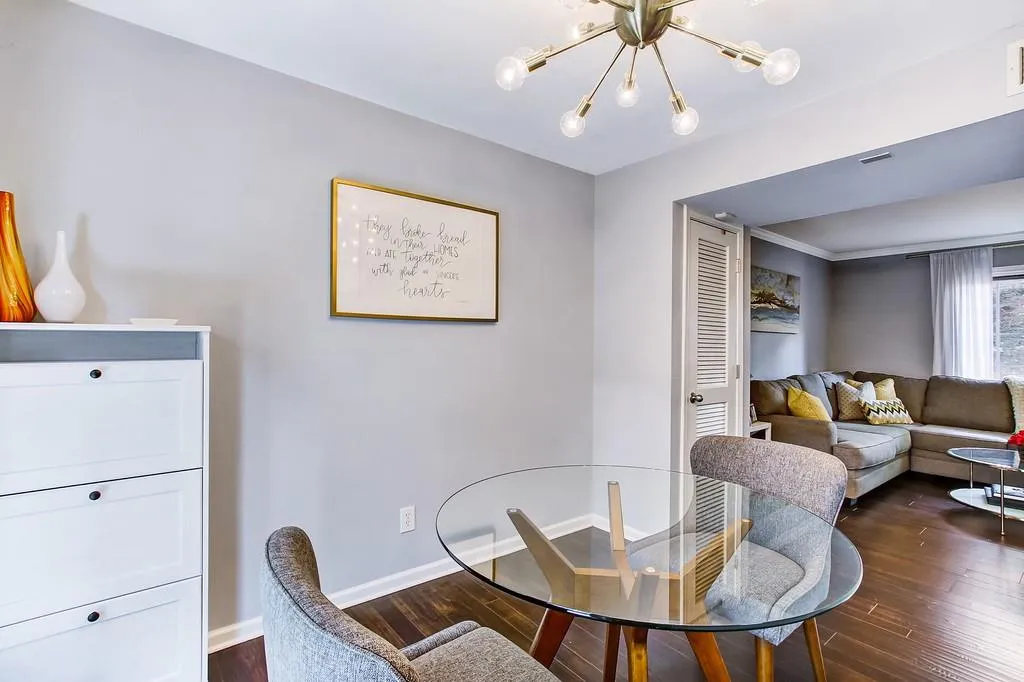 6940 Roswell Road Unit#20b, Sandy Springs, Georgia 30328, 2 Bedrooms Bedrooms, ,1 BathroomBathrooms,Residential,Sold,6940 Roswell Road Unit#20b,6590949