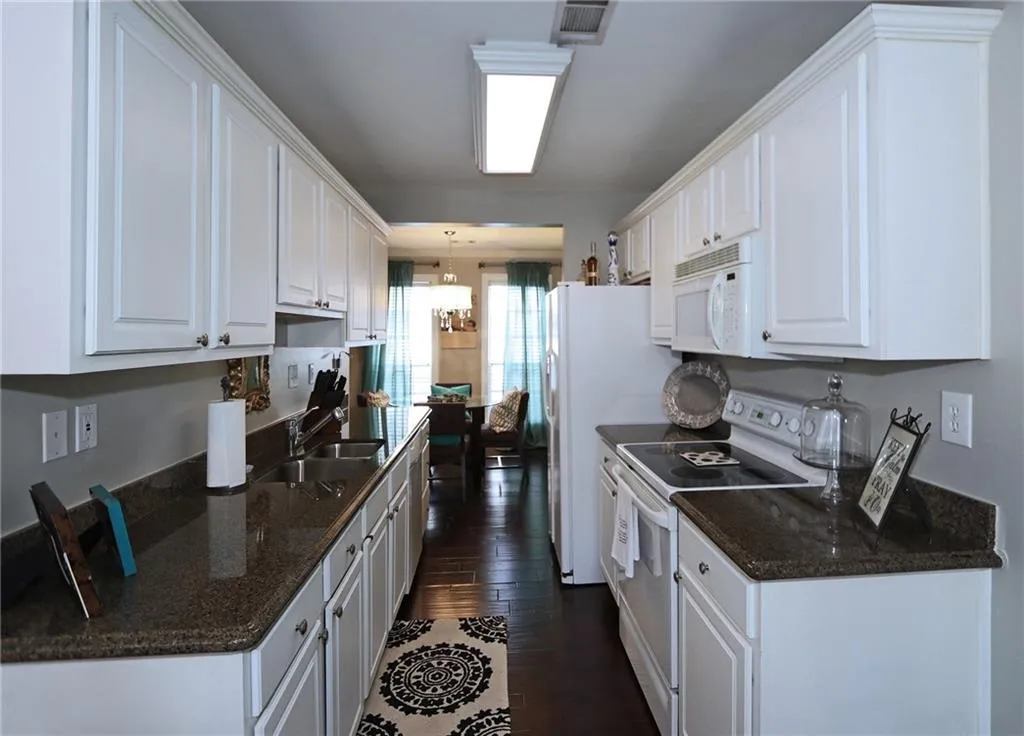 1201 Masons Creek Circle, Atlanta, Georgia 30350, 2 Bedrooms Bedrooms, ,2 BathroomsBathrooms,Residential,Sold,1201 Masons Creek Circle,5953664