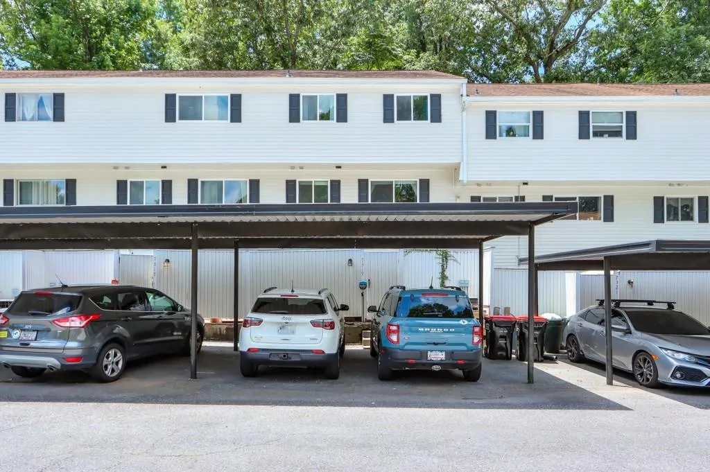 7319 Cardigan Circle, Sandy Springs, Georgia 30328, 4 Bedrooms Bedrooms, ,3 BathroomsBathrooms,Residential,Sold,7319 Cardigan Circle,7066714