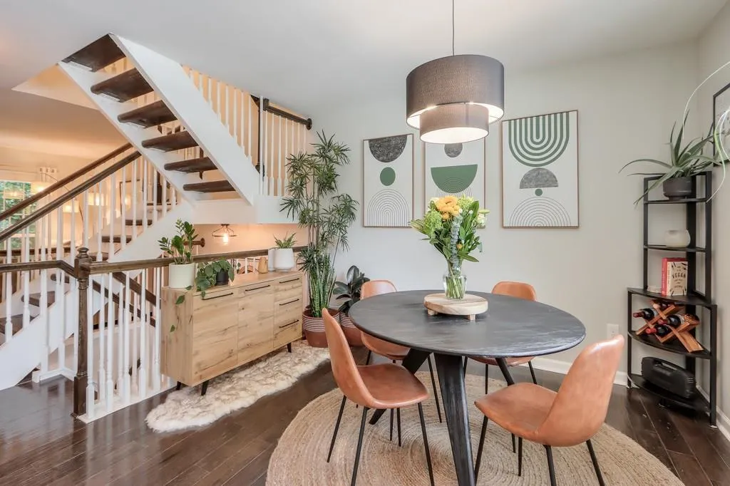 7319 Cardigan Circle, Sandy Springs, Georgia 30328, 4 Bedrooms Bedrooms, ,3 BathroomsBathrooms,Residential,Sold,7319 Cardigan Circle,7066714