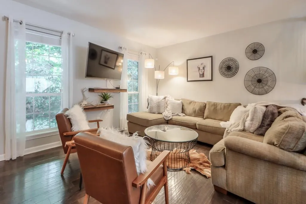 7319 Cardigan Circle, Sandy Springs, Georgia 30328, 4 Bedrooms Bedrooms, ,3 BathroomsBathrooms,Residential,Sold,7319 Cardigan Circle,7066714