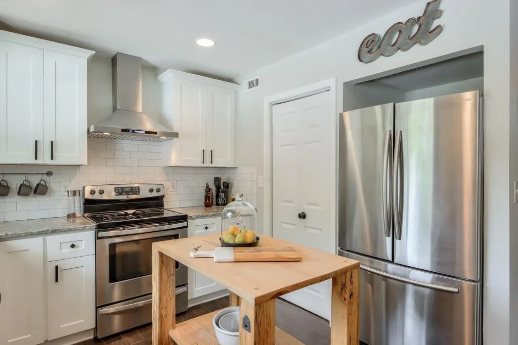 7319 Cardigan Circle, Sandy Springs, Georgia 30328, 4 Bedrooms Bedrooms, ,3 BathroomsBathrooms,Residential,Sold,7319 Cardigan Circle,7066714