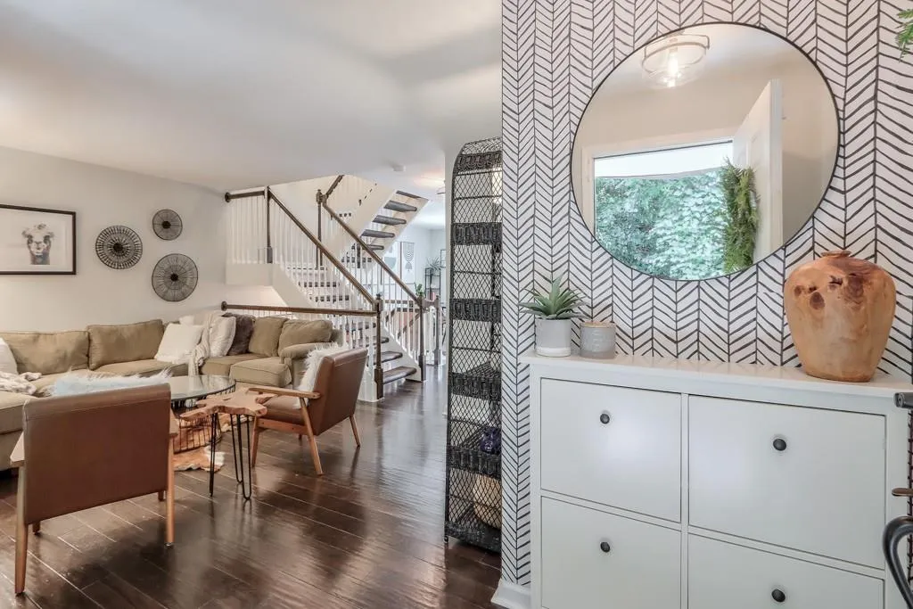 7319 Cardigan Circle, Sandy Springs, Georgia 30328, 4 Bedrooms Bedrooms, ,3 BathroomsBathrooms,Residential,Sold,7319 Cardigan Circle,7066714