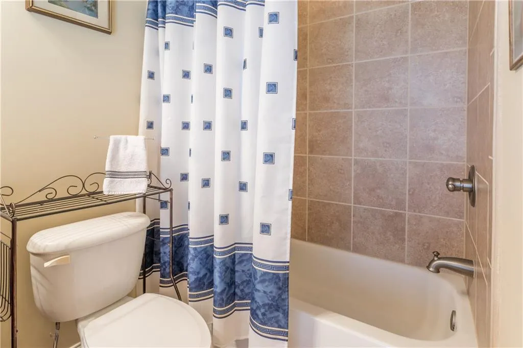 123 Alderwood Hill Unit 102, Sandy Springs, Georgia 30328, 4 Bedrooms Bedrooms, ,4 BathroomsBathrooms,Residential,Sold,123 Alderwood Hill Unit 102,6855362