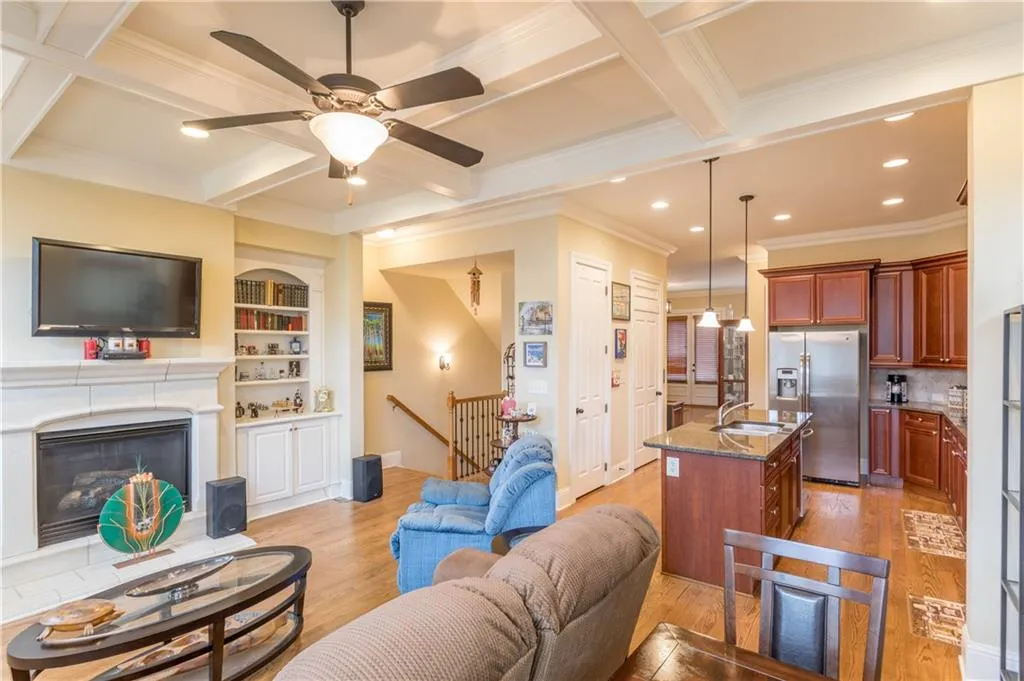 123 Alderwood Hill Unit 102, Sandy Springs, Georgia 30328, 4 Bedrooms Bedrooms, ,4 BathroomsBathrooms,Residential,Sold,123 Alderwood Hill Unit 102,6855362