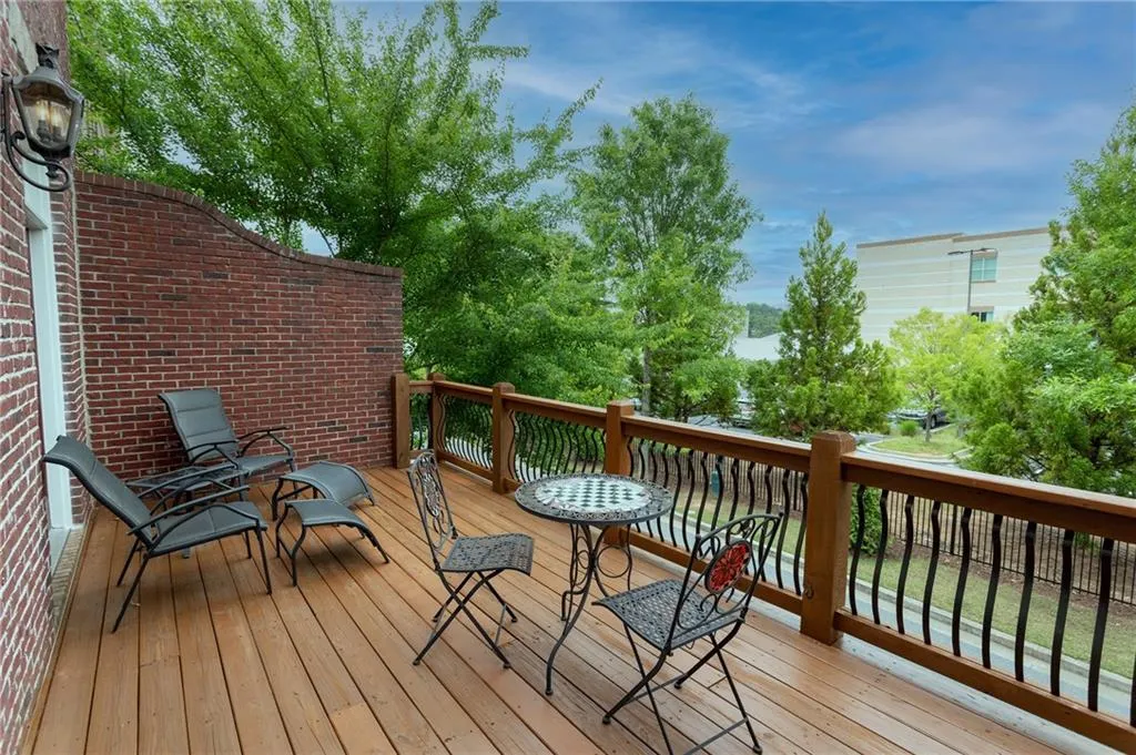 123 Alderwood Hill Unit 102, Sandy Springs, Georgia 30328, 4 Bedrooms Bedrooms, ,4 BathroomsBathrooms,Residential,Sold,123 Alderwood Hill Unit 102,6855362