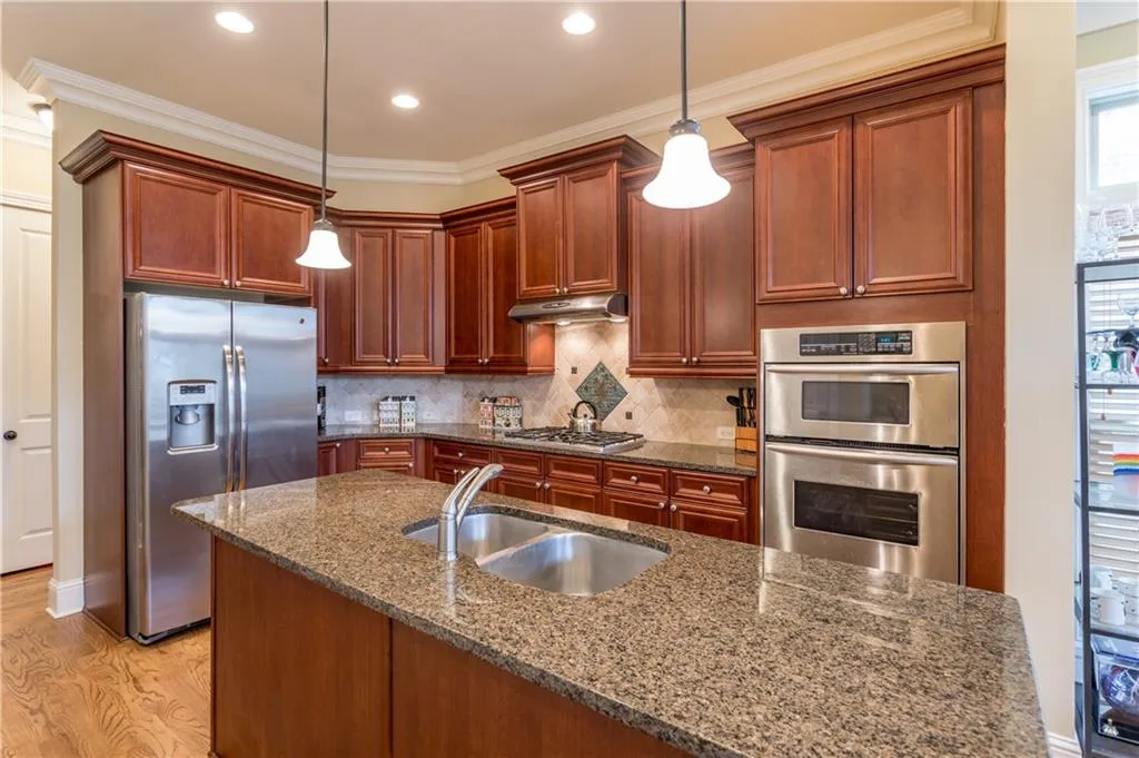 123 Alderwood Hill Unit 102, Sandy Springs, Georgia 30328, 4 Bedrooms Bedrooms, ,4 BathroomsBathrooms,Residential,Sold,123 Alderwood Hill Unit 102,6855362