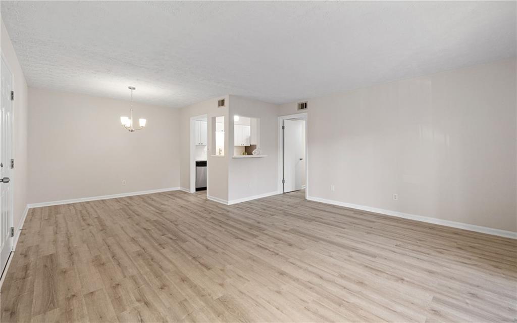 725 Dalrymple Road Unit 8D, Sandy Springs, Georgia 30328, 2 Bedrooms Bedrooms, ,2 BathroomsBathrooms,Residential,Sold,725 Dalrymple Road Unit 8D,7310908