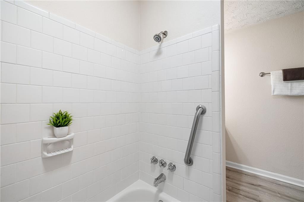 725 Dalrymple Road Unit 8D, Sandy Springs, Georgia 30328, 2 Bedrooms Bedrooms, ,2 BathroomsBathrooms,Residential,Sold,725 Dalrymple Road Unit 8D,7310908